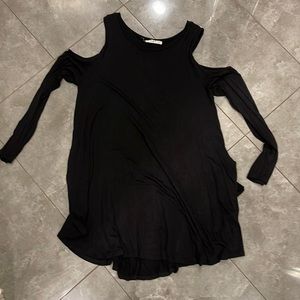 Cold shoulder Large black swing dress UGE